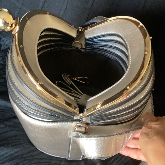 NWT unique and just gorgeous bucket bag. You will be the only one! - Picture 3 of 6